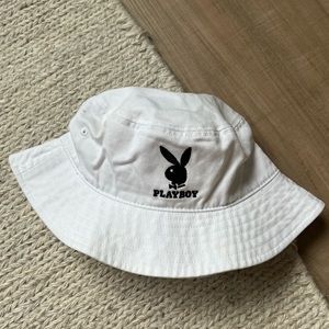 playboy bucket hat 🤍